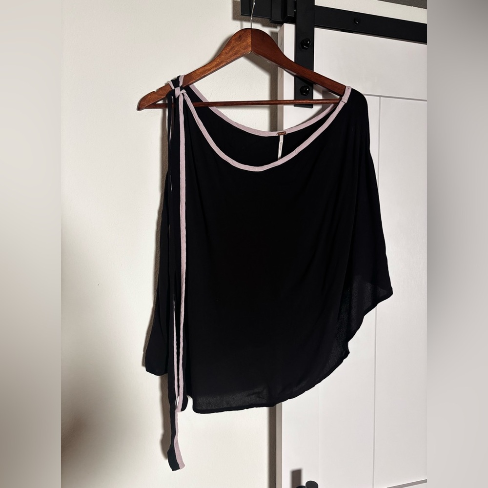 Free People Black Blouse with Pink Trim (M)